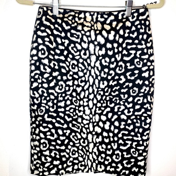 White House Black Market Dresses & Skirts - White House Black Market pencil skirt